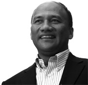 En Aminuddin Zakaria, deputyCEO of MRO, who was headhunted by one of the two directors from AirAsia during the share swap 